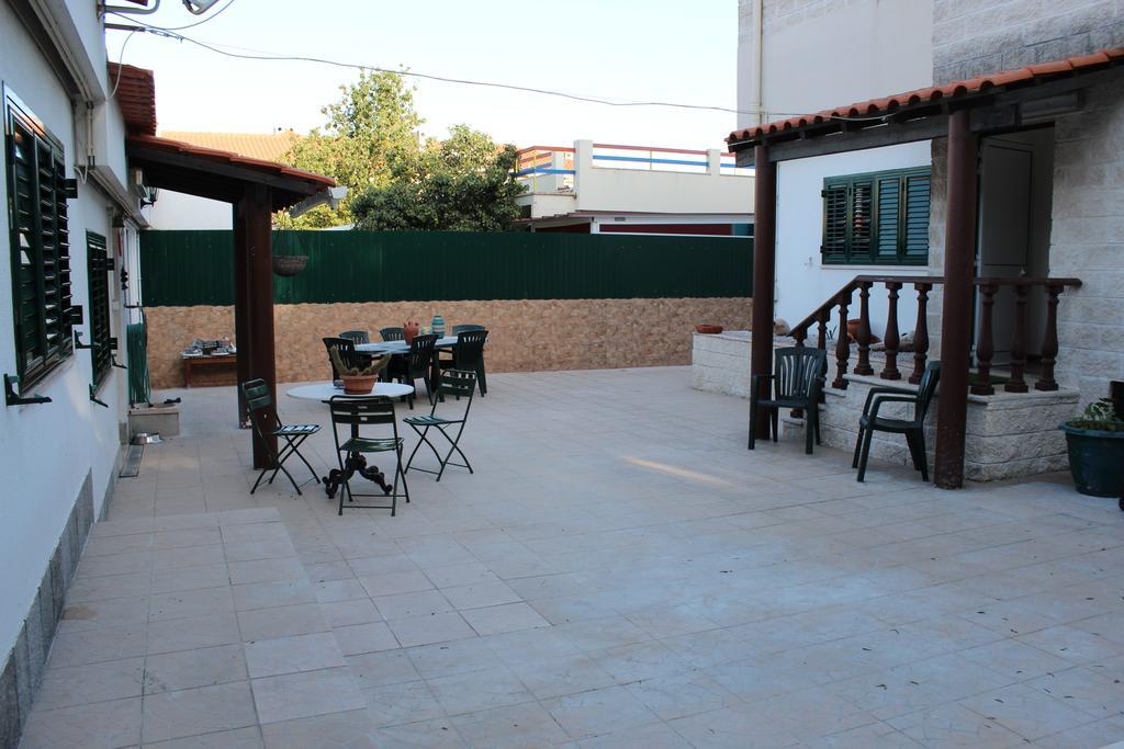 Hostel Casa Lucas Charneca  Esterno foto