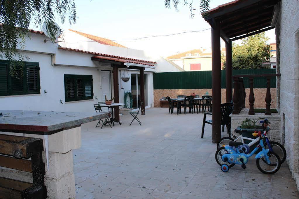 Hostel Casa Lucas Charneca  Esterno foto